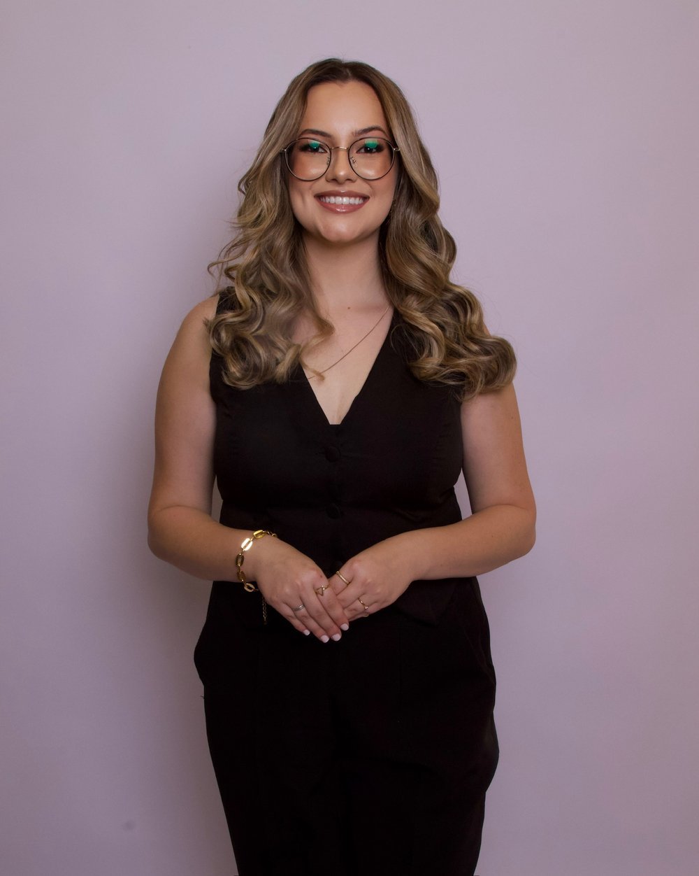 Suzane Resende sorrindo